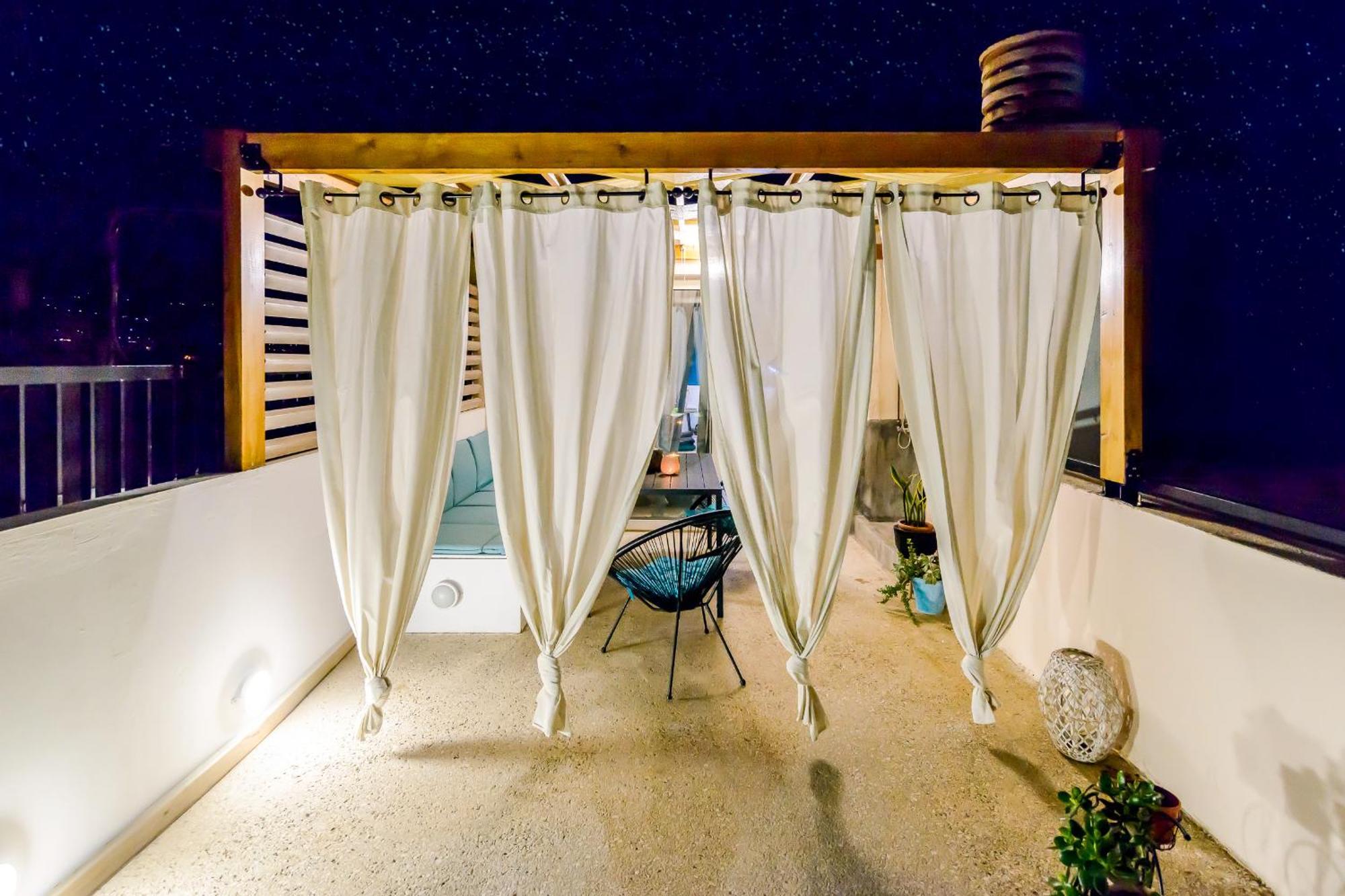 Ferienwohnung Lucy In The Sky With Diamonds Kalamata Exterior foto