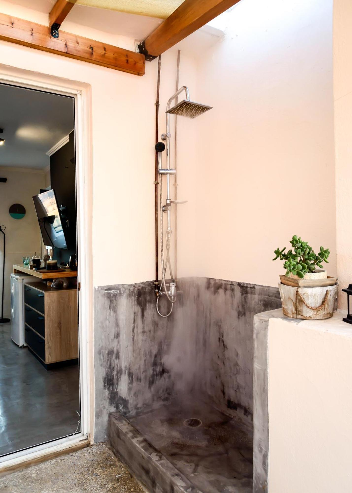 Ferienwohnung Lucy In The Sky With Diamonds Kalamata Exterior foto